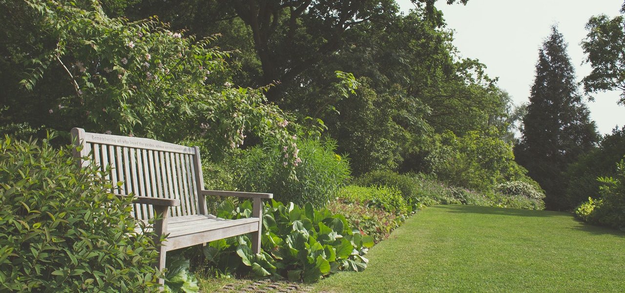 Jak kupić meble ogrodowe i tego nie żałować?